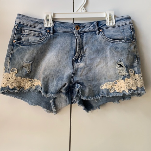 Shorts - Picture 1 of 2